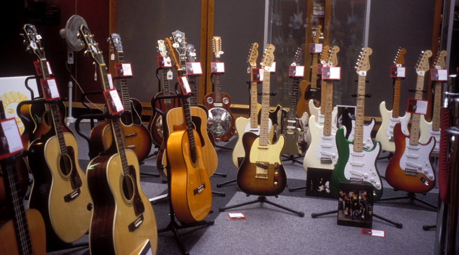 گران‌ترین گیتارهای فروخته شده در تاریخ موسیقی