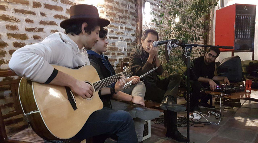 رویداد شماره ۱ لامینور - اجرای راک و بلوز در کافه رد - ۵ بهمن‌ماه