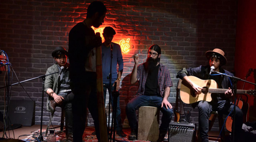 رویداد شماره ۲ لامینور - اجرای راک و کانتری در کافه لیکو